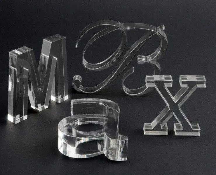 LETRAS DE METACRILATO CORTADO LASER