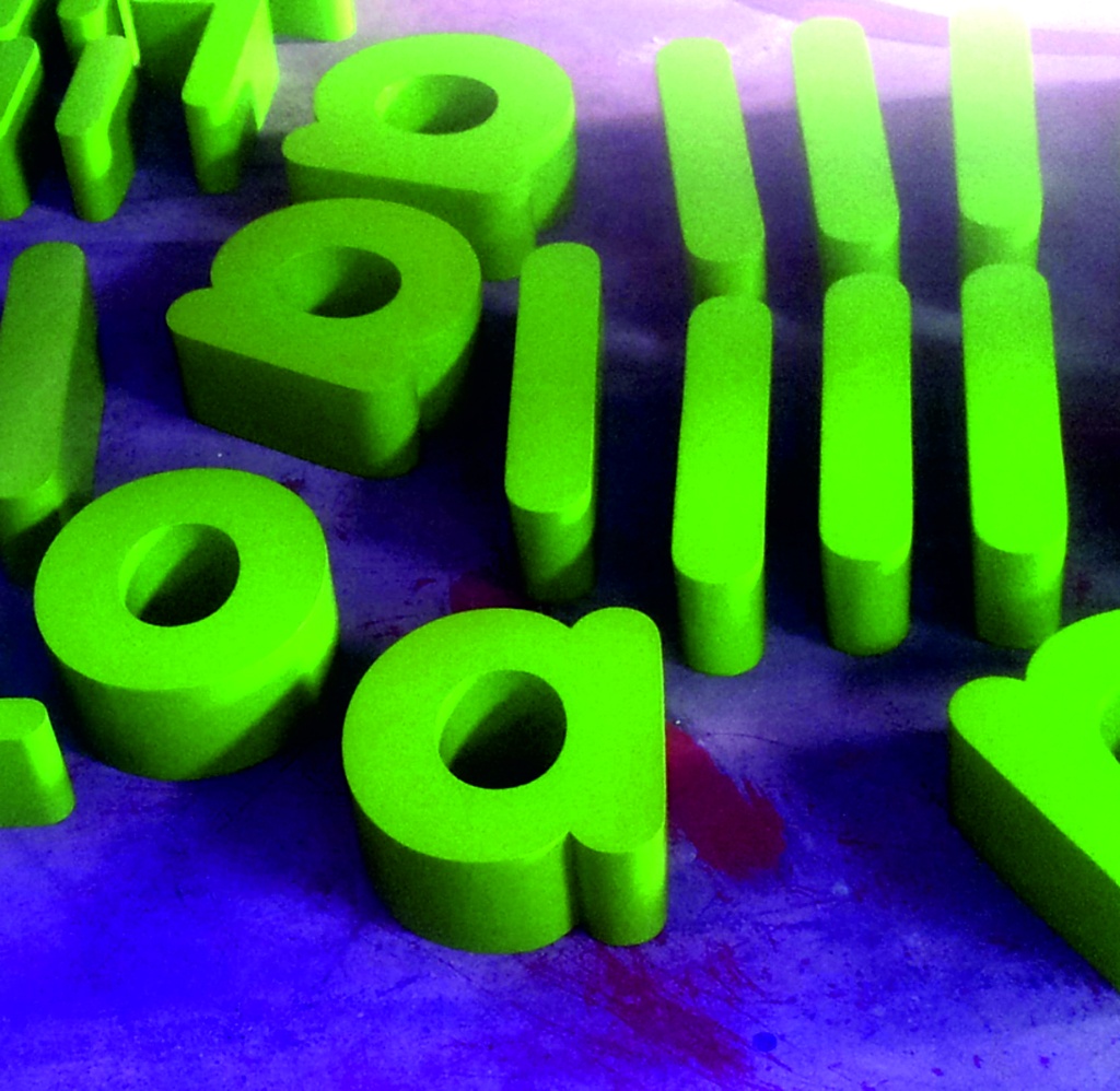 LETRAS DE PVC LACADAS O SIN LACAR