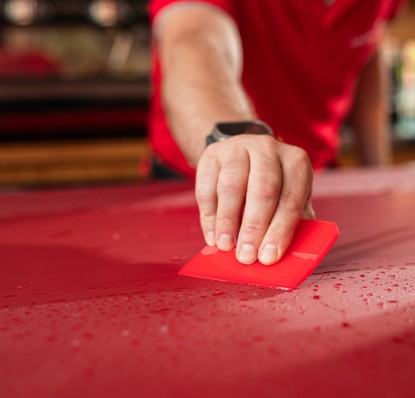 [429510CM54] LAMINADO MACTAC PET LF9510 CM MATE ANTIHUELLAS 1.37 X 50 MTS.